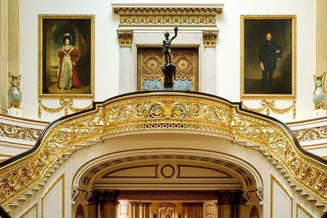 Full Royal Tour: Royal London & Buckingham Palace Tour - Trafalgar Square in 20 minutes: fast, iconic, and worth the detour