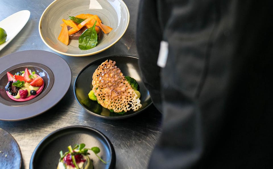 Gastronomic 6-course fine-dining dinner on Luxury London Bus - Where the route leaves you and where it doesn’t