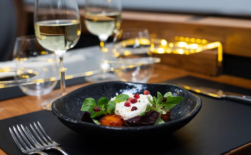 Gastronomic 6-course fine-dining dinner on Luxury London Bus - Who this bus dinner fits best (and who should skip it)