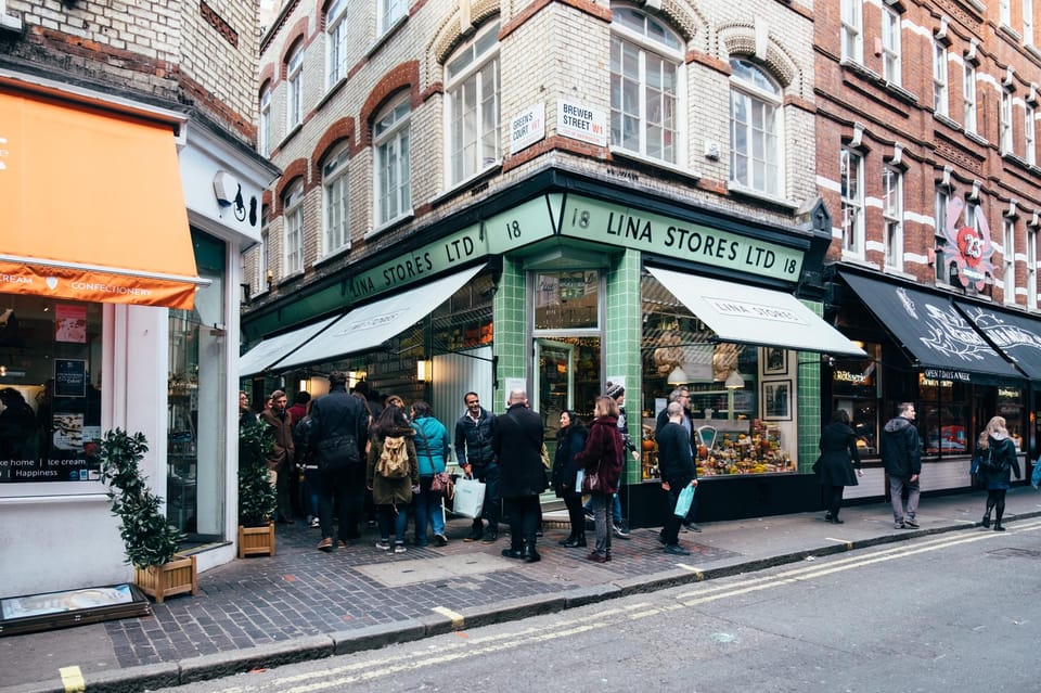 German London : The Ultimate Walking tour - The private-club angle: cucumber sandwiches and martinis