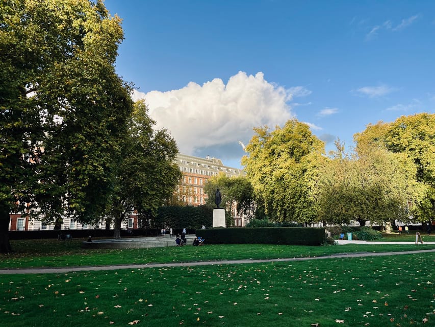 Ghosts and Legends of Mayfair Walking Tour - London - Guide factor: why Tom, Giles, and Natalie shape the experience