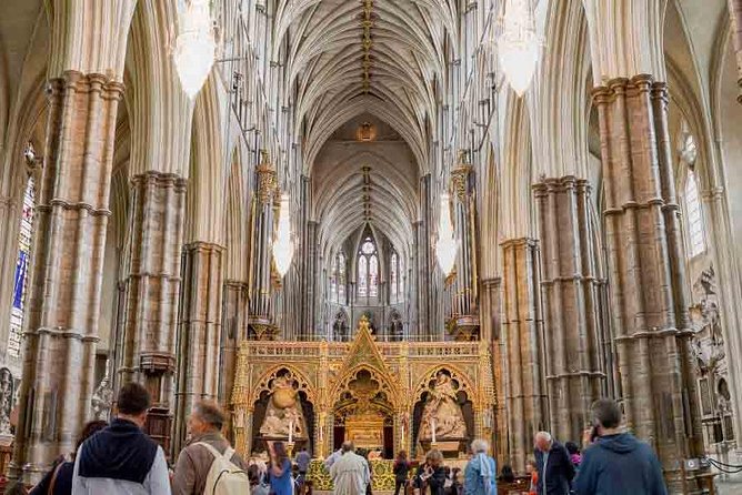 Go City London Explorer Pass: 2-7 Things To do including Shard - Iconic skyline and royal landmarks: Tower of London, Westminster Abbey, and The Shard