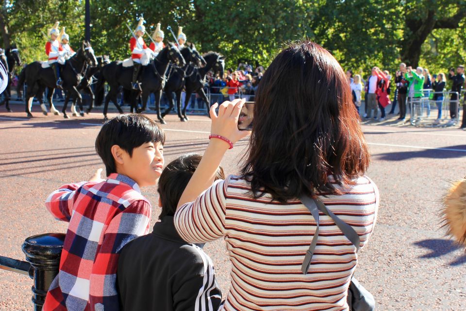 Grand London Half-Day Bicycle Tour - Riverside Lanes, Trafalgar Square, Chinatown, and St Paul’s