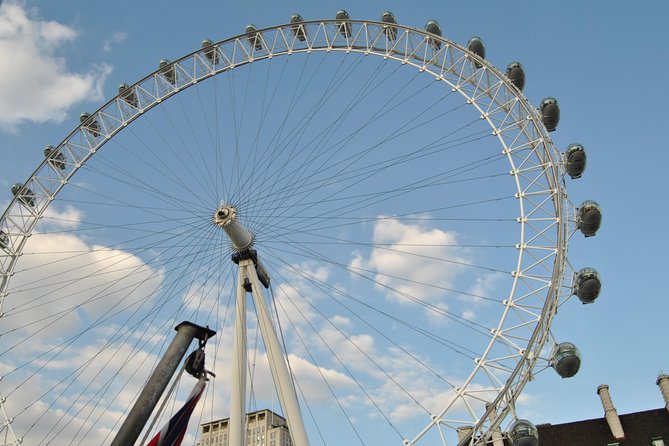 Half-Day Private Chauffeur-Driven Tour of London - Your London hits: Buckingham Palace outside and Trafalgar Square first