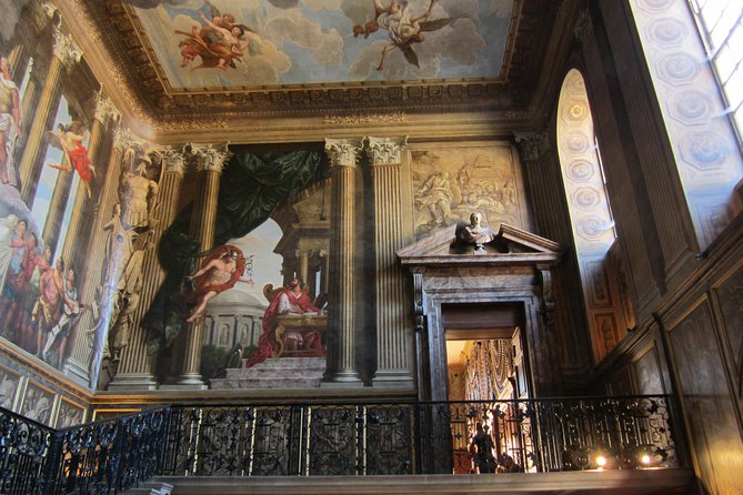 Hampton Court Palace 3hr tour: Henry VIII's & William III's intriguing Palaces - The maze and the 60 acres: slow down or you’ll miss the point