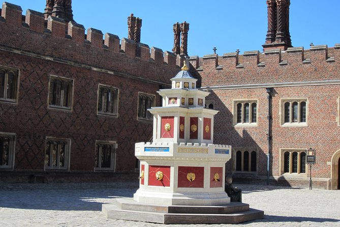 Hampton Court Palace 3hr tour: Henry VIII's & William III's intriguing Palaces - Price and value: when a private guide is worth it here