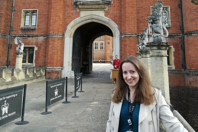 Hampton Court Palace Private Guided Tour - Hampton Court Palace in two vibes: Tudor drama and William’s order