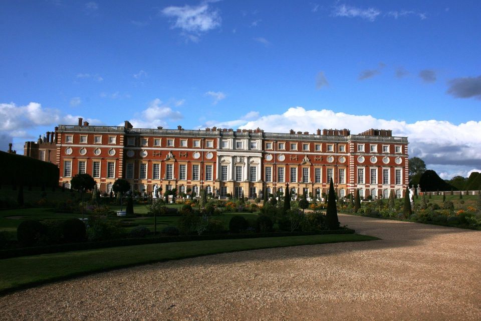 Hampton Court Palace Private tour With Fast Track Entry - Royal state rooms: what to focus on so it doesn’t blur together