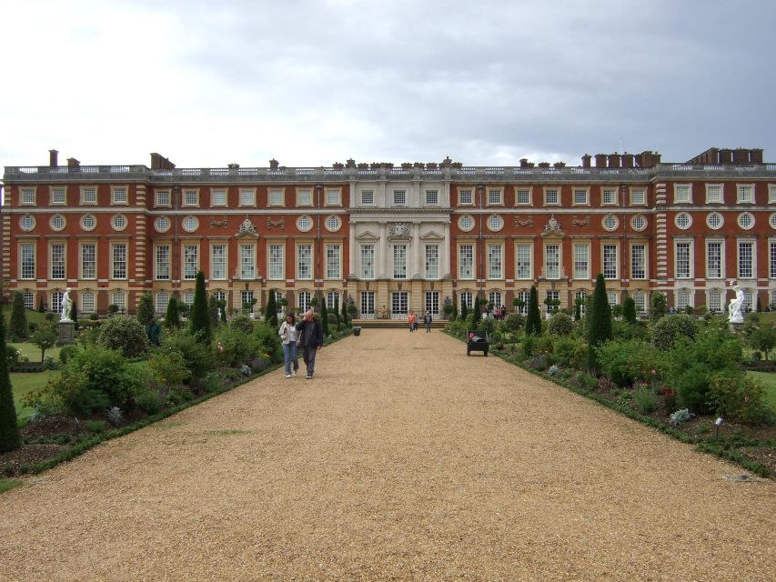 Hampton Court Palace Private tour With Fast Track Entry - Gardens, the Maze, and the Great Vine: the outdoors is not an add-on