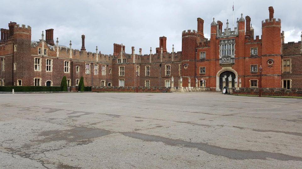 Hampton Court Palace Private tour With Fast Track Entry - Price and value: is $431 per person worth the privacy?