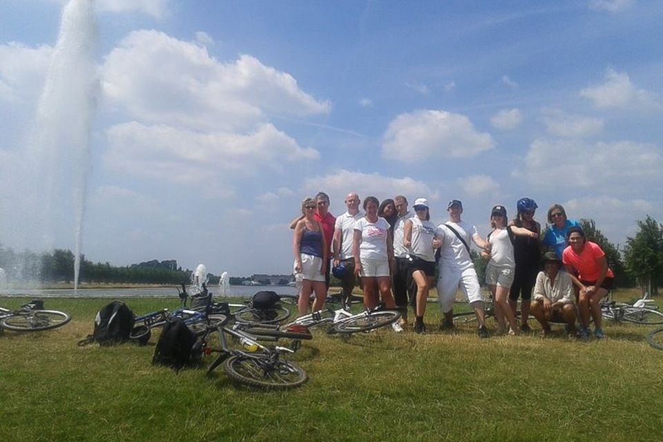 Hampton Court Palace: River Thames Bike Tour - Why the Thames bike route feels like the smart way to see London