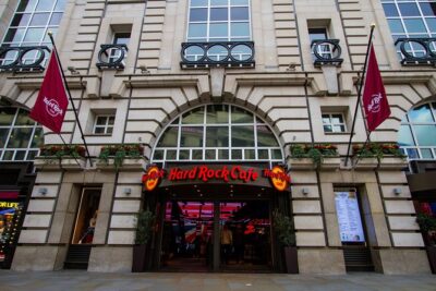Hard Rock Cafe Piccadilly Circus with Set Menu for Lunch or Dinner - Priority seating: why it matters in a place like Piccadilly