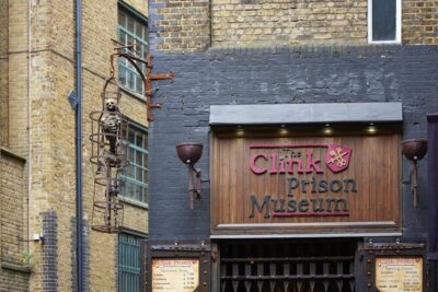 Harry Potter Azkaban Tour (Film Locations & Prison) - Platform 9¾ to Cecil Court: Start Strong and Get Your Best Photos