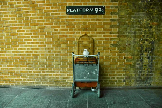 Harry Potter Film Location Walking Tour & Thames River Cruise - Westminster Abbey and Borough Market: filming locations with real grit