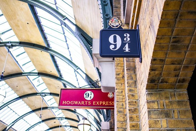 Harry Potter Film Location Walking Tour & Thames River Cruise - London Bridge finish and the Thames cruise: the smart wrap-up