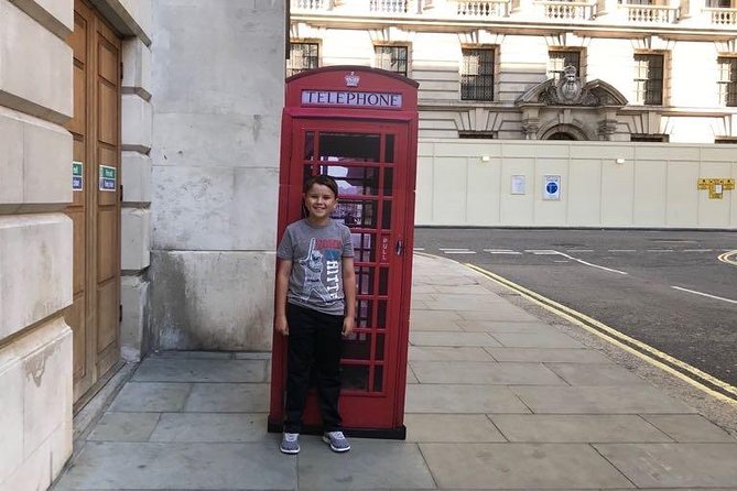 Harry Potter Filming Locations: Private Black Cab Tour in London - Borough Market and Whitehall: Third Hand Emporium and the phone box check