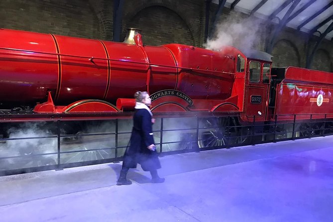 Harry Potter Studio Tickets and London Film Locations Guided Tour - From Leicester Square to Leavesden: how the day is built