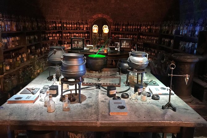 Harry Potter Studio Tickets and London Film Locations Guided Tour - Guides matter: what you can expect from the people running the walk