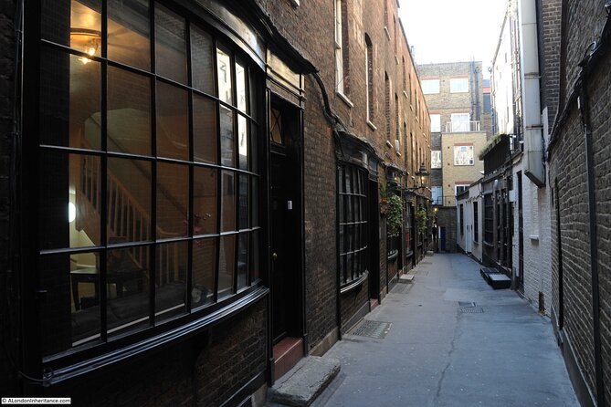 Harry Potter Tour & Magical Afternoon Tea - Westminster Abbey and Borough Market: film locations on real London streets