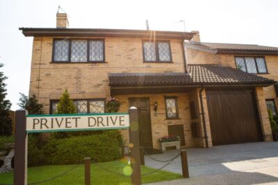 Harry Potter: Warner Bros. Studio Tour from King's Cross - Platform 9¾ and the Hogwarts Express carriage: the first wow