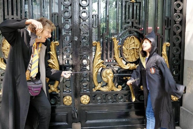 Harry Potters Magical Black Taxi Tour London - Stop 2: Leadenhall Market for Diagon Alley and the Leaky Cauldron exterior