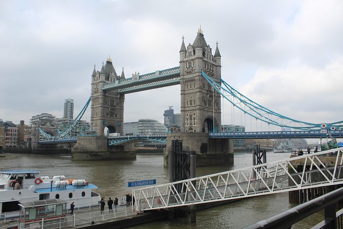 Heathrow Airport to Central London Private Round Trip Transfer - The Mercedes ride: comfort plus real-time route planning