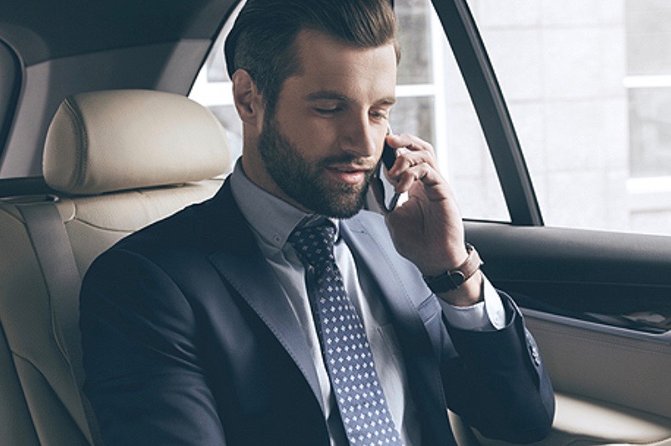 Heathrow London Airport Taxi Transfer To London Hotels - The executive Mercedes ride: comfort, air-conditioning, and fit for small groups