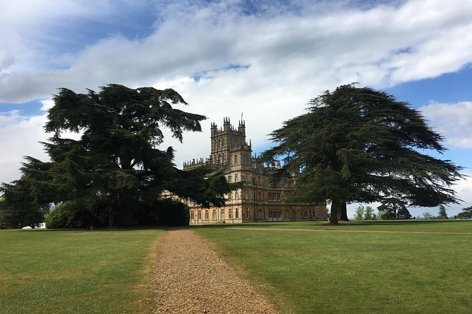 Highclere Castle Private Round Trip Transportation Service - Pickup in central London: where the driver actually finds you