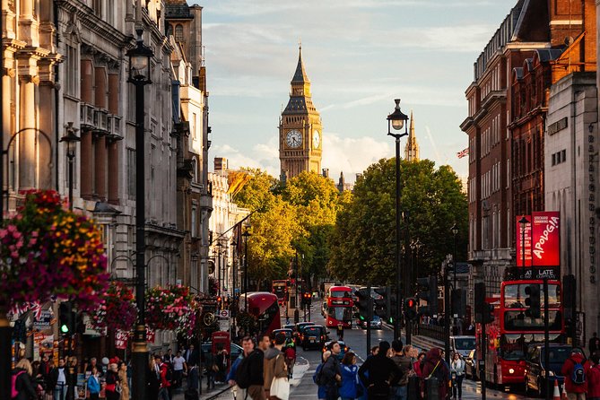Highlights & Hidden Gems With Locals: Best of London Private Tour - Trafalgar Square and St. Martin-in-the-Fields Church Area