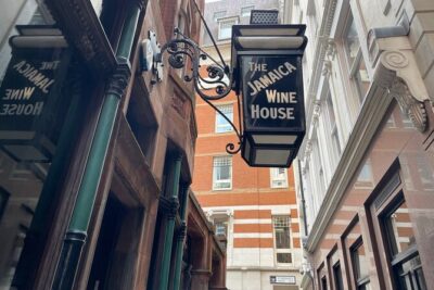 Highlights of Old London Town: Walking Tour of the Square Mile - Stop 1: The Roman wall of Londonium and the oldest church link