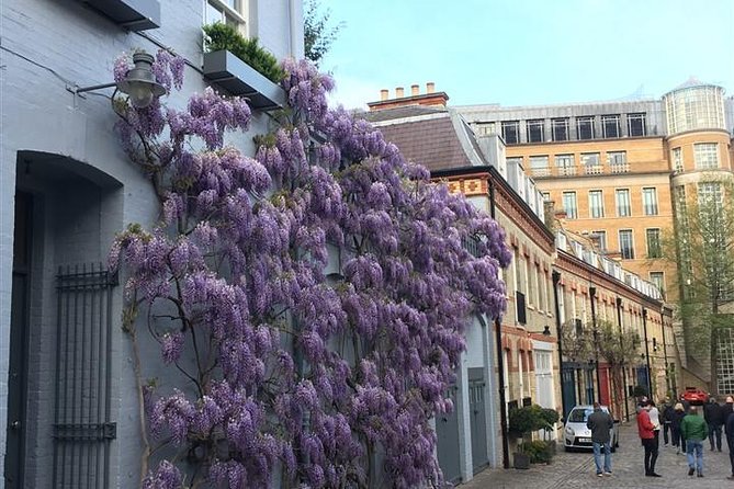 Historic London Pub Walk. A Walk Around Belgravia and Her Amazing Pubs - Why the guide matters: Grant Lander’s retired Met detective style