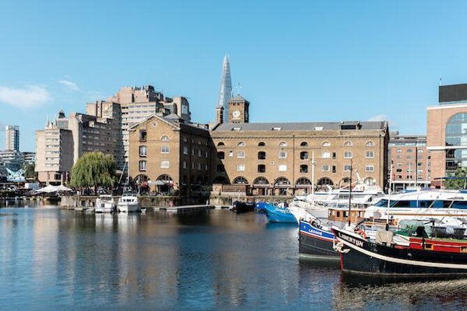 Historic walk of East Londons Wapping Docks and its famous Pubs - 6 key things that make this Wapping Docks-and-pubs tour work