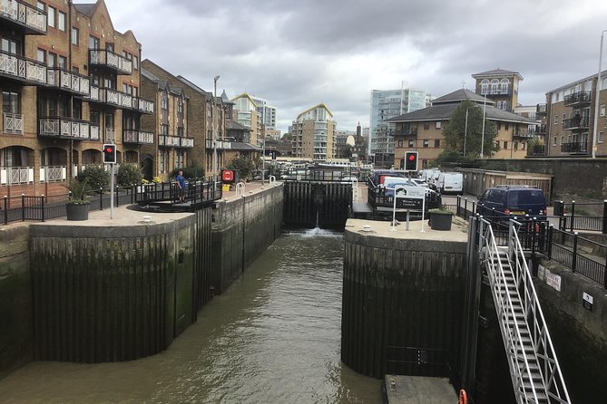 Historic walk of East Londons Wapping Docks and its famous Pubs - Docklands first, then the river: what each zone is really telling you