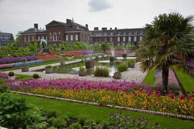 Hyde Park and Kensington Gardens: A Self-Guided Audio Tour - Norwegian War Memorial and the Serpentine Sackler Gallery stop-and-look moments