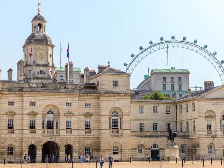 Inside Buckingham Palace & See The Westminster Sights Tour - Photo time and pace: small group advantage