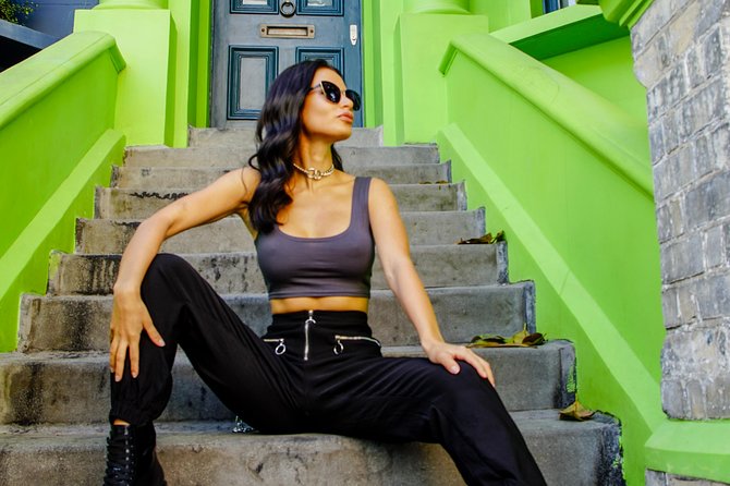 Instagrammable photos in Notting Hill - Posing coaching that actually helps first-timers