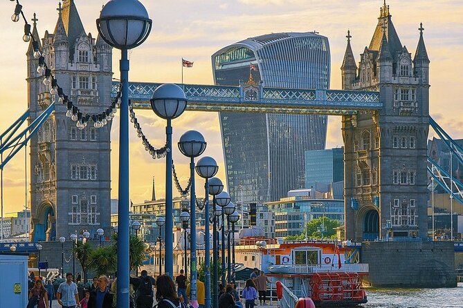 Interactive Treasure Hunt London - City of London/Southwark - Steampunk Fantasy, Sculptures, and How the Ending Lands