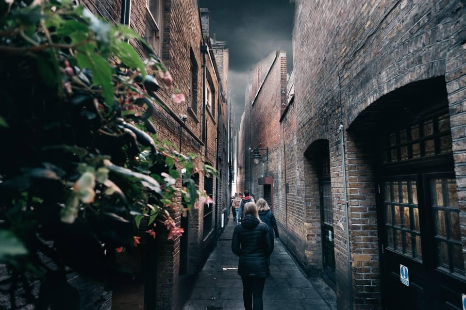 Italian Language : Original Harry Potter Walking Tour - Choosing the Underground or Thames boat option: what changes?