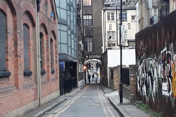 Jack the Ripper London Private Taxi Tour - Whitechapel: the East End setting where the story sticks