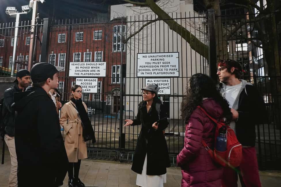 Jack The Ripper Tour: Interactive Tour London - The interactive detective pack: collecting clues you actually use