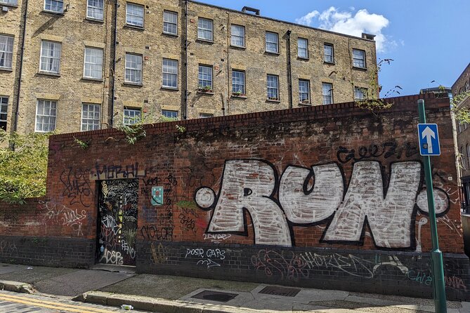 Jack the Ripper Tour: Murder, Mystery, & the Women of Whitechapel - Matt’s storytelling style: photos, anecdotes, and focus