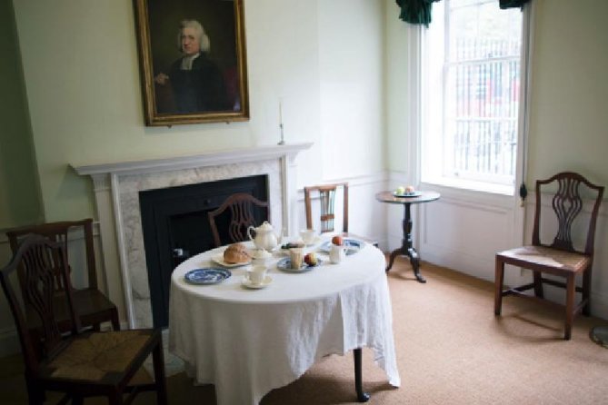 John Wesley Methodist Private Walking Tour Of London - Price and logistics: what $257.96 per person gets you (and what it doesn’t)