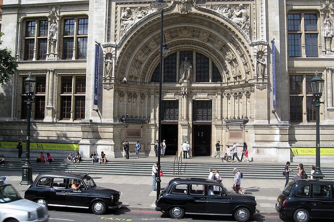 Kensington Private 4h Tour Including The Victoria & Albert Museum - The Diana Princess of Wales Memorial Walk Finish