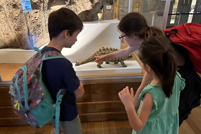 Kid-Friendly Natural History Museum & Dinosaurs Private Guided Tour in London - Timed Entry at Exhibition Road: starting fast with kids