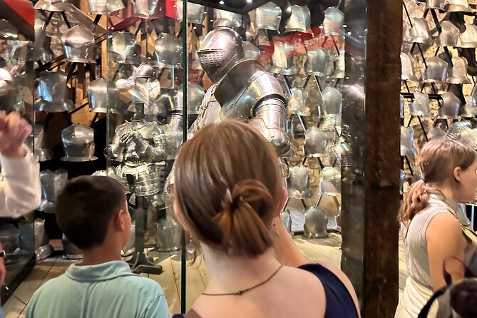Kid-Friendly Tour: Tower of London and Tower Bridge Entry - Guide and group setup: what Blue Badge really means for families
