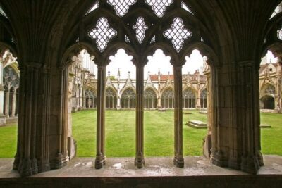 Leeds Castle Canterbury and Dover Private Tour from London - Leeds Castle: Gardens, Queens, and a Very Visual First Stop