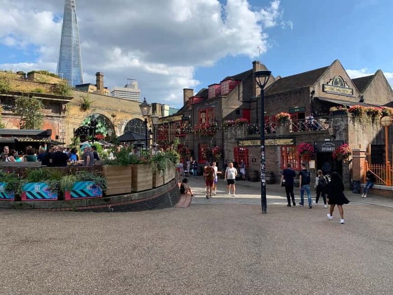 Lights, Camera, London! Movie Locations Walking Tour - Meeting at Eros Fountain and Spotting Your Orange Umbrella