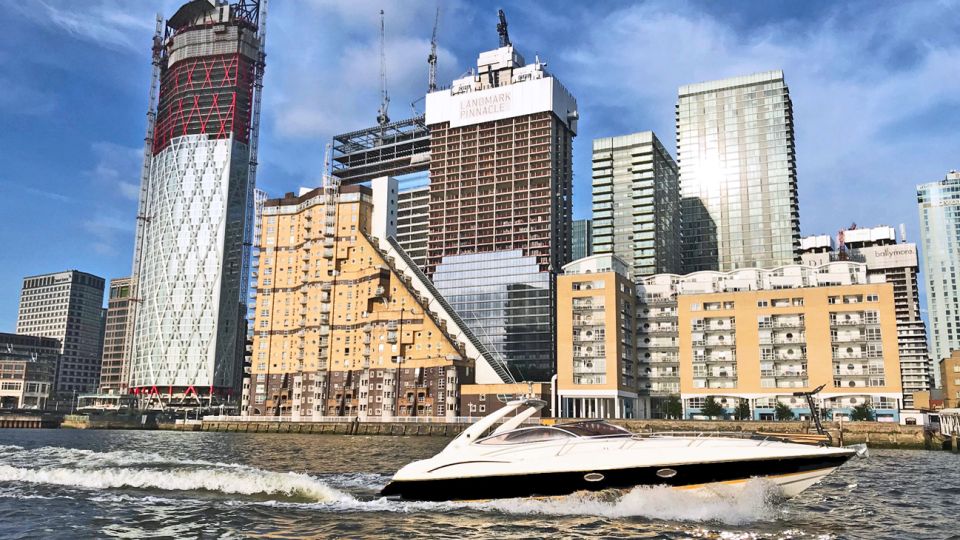 London: 2 hour private luxury yacht hire on the River Thames - Landmark tips: how to get the most from the captain’s commentary