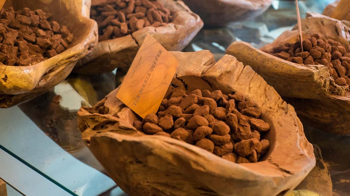London: 3.5-Hour Shoreditch Street Food Tour - Ghanaian Cocoa Truffles: Choosing Your Sweet Finish Early