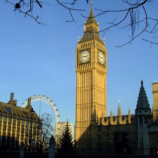 London: 30 Top City Sights Guided Group Walking Tour - Subway Segment on the Route: Why It’s Included